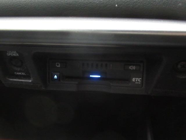 ＥＴＣです。料金所をスムーズに通過できます。スマートＩＣの利用も可能に！セットアップ作業のみで使用可能です。