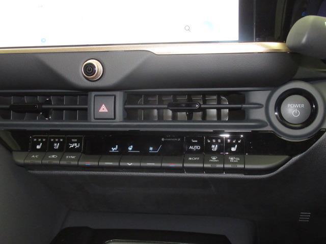 クラウンスポーツ Ｚ　革シート　４ＷＤ　フルセグ　メモリーナビ　ミュージックプレイヤー接続可　バックカメラ　衝突被害軽減システム　ＥＴＣ　ドラレコ　ＬＥＤヘッドランプ（24枚目）