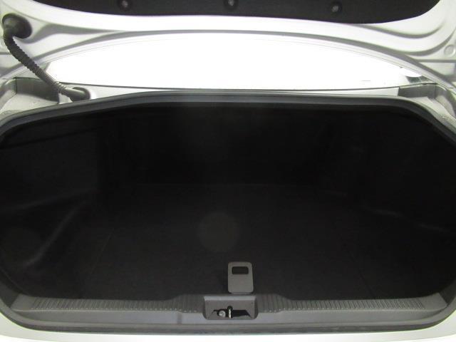 クラウンハイブリッド ＲＳ　フルセグ　メモリーナビ　ＤＶＤ再生　ミュージックプレイヤー接続可　バックカメラ　衝突被害軽減システム　ＥＴＣ　ドラレコ　ＬＥＤヘッドランプ（12枚目）