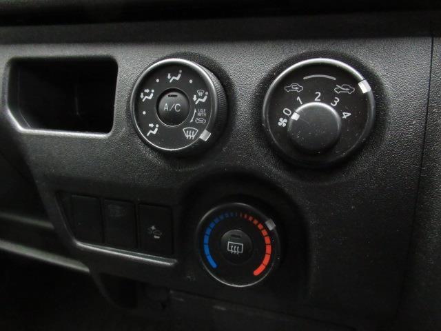 ハイエースバン ＤＸ　ＧＬパッケージ　衝突被害軽減システム　ＥＴＣ　乗車定員６人　記録簿　ディーゼル（18枚目）