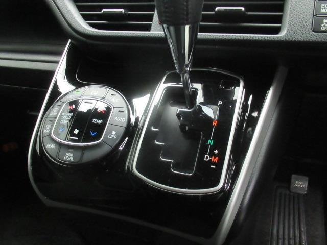 ヴォクシー ZS 煌 フルセグ メモリーナビ DVD再生 ミュージックプレイヤー接続可 バックカメラ 衝突被害軽減システム ETC ドラレコ 両側電動スライド LEDヘッドランプ 乗車定員7人 記録簿(24枚目)