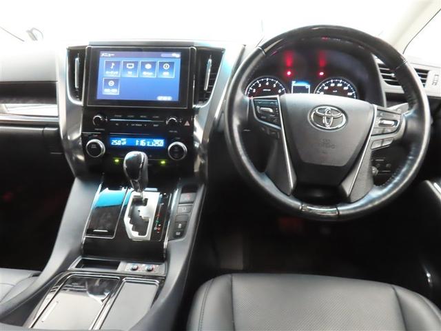 ぜひ展示車の運転席に座ってみてください。