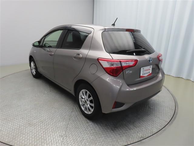 ヴィッツ ハイブリッドＦ　フルセグ　メモリーナビ　ＤＶＤ再生　バックカメラ　衝突被害軽減システム　ＥＴＣ　ワンオーナー　記録簿　アイドリングストップ（5枚目）