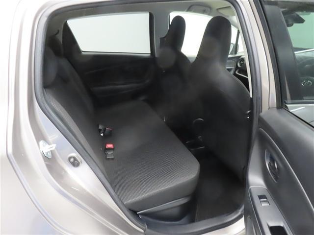 ヴィッツ ハイブリッドＦ　フルセグ　メモリーナビ　ＤＶＤ再生　バックカメラ　衝突被害軽減システム　ＥＴＣ　ワンオーナー　記録簿　アイドリングストップ（9枚目）