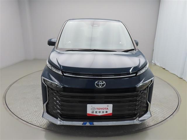 ヴォクシー Ｓ－Ｚ　フルセグ　メモリーナビ　ＤＶＤ再生　ミュージックプレイヤー接続可　後席モニター　バックカメラ　衝突被害軽減システム　ＥＴＣ　両側電動スライド　ＬＥＤヘッドランプ　乗車定員７人　３列シート　ワンオーナー（2枚目）