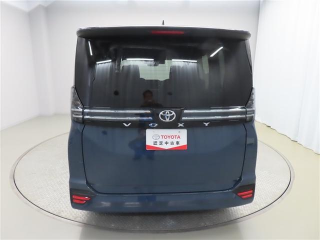 ヴォクシー Ｓ－Ｚ　フルセグ　メモリーナビ　ＤＶＤ再生　ミュージックプレイヤー接続可　後席モニター　バックカメラ　衝突被害軽減システム　ＥＴＣ　両側電動スライド　ＬＥＤヘッドランプ　乗車定員７人　３列シート　ワンオーナー（4枚目）