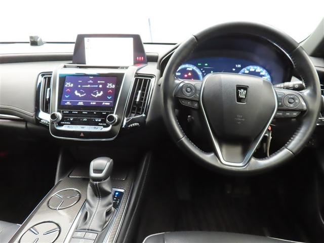 ぜひ展示車の運転席に座ってみてください。