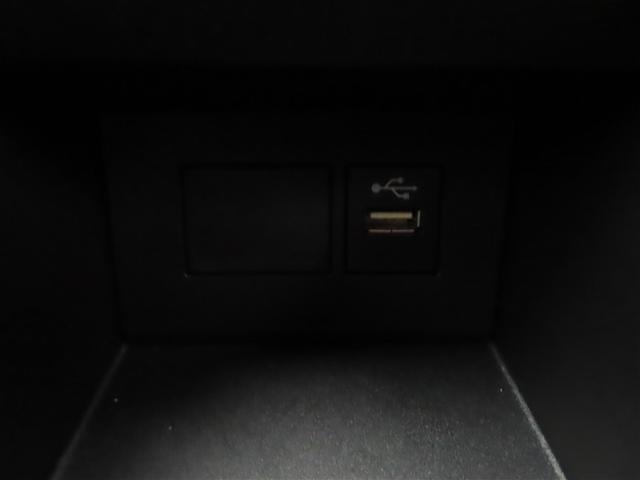 アクア Ｇ　ミュージックプレイヤー接続可　バックカメラ　衝突被害軽減システム　ＬＥＤヘッドランプ　記録簿　アイドリングストップ（15枚目）