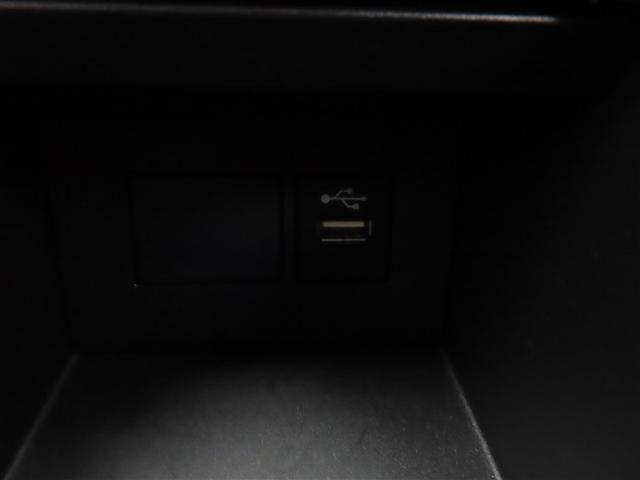 アクア Ｘ　４ＷＤ　メモリーナビ　ミュージックプレイヤー接続可　衝突被害軽減システム　ＥＴＣ　ＬＥＤヘッドランプ　記録簿　アイドリングストップ（13枚目）