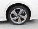 車両のデザインにマッチした純正アルミホイールを装着しています。