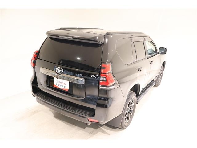ランドクルーザープラド ＴＸ　Ｌパッケージ・ブラックエディション　革シート　サンルーフ　４ＷＤ　フルセグ　メモリーナビ　ＤＶＤ再生　ミュージックプレイヤー接続可　バックカメラ　衝突被害軽減システム　ＥＴＣ　ドラレコ　ＬＥＤヘッドランプ　乗車定員７人　３列シート（8枚目）