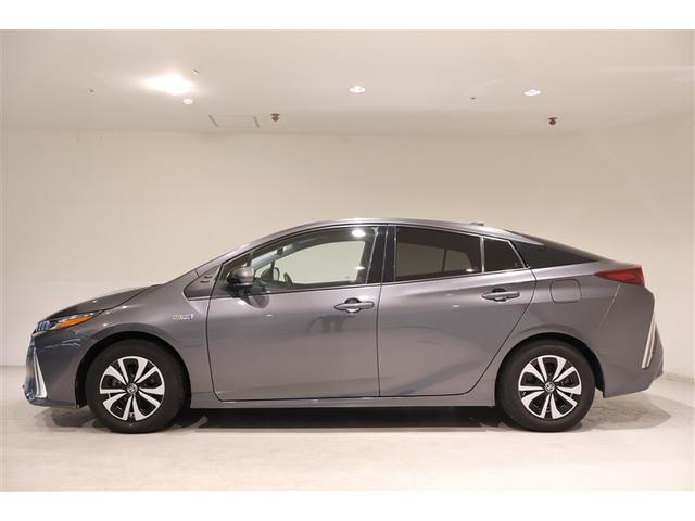 プリウスＰＨＶ Ｓセーフティプラス　ワンセグ　メモリーナビ　ミュージックプレイヤー接続可　バックカメラ　衝突被害軽減システム　ＥＴＣ　ＬＥＤヘッドランプ（3枚目）