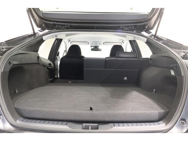 プリウスＰＨＶ Ｓセーフティプラス　ワンセグ　メモリーナビ　ミュージックプレイヤー接続可　バックカメラ　衝突被害軽減システム　ＥＴＣ　ＬＥＤヘッドランプ（32枚目）