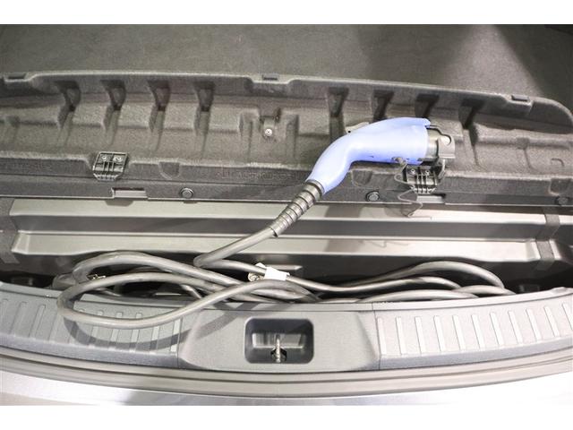 プリウスＰＨＶ Ｓセーフティプラス　ワンセグ　メモリーナビ　ミュージックプレイヤー接続可　バックカメラ　衝突被害軽減システム　ＥＴＣ　ＬＥＤヘッドランプ（34枚目）