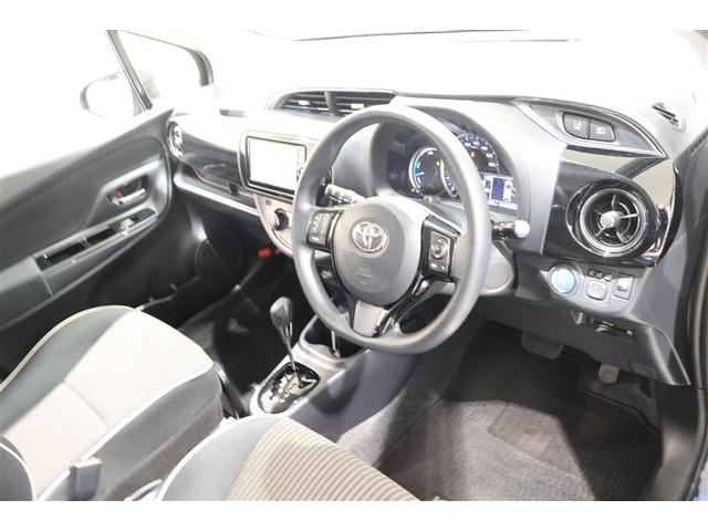 運転席周りは遊びにも通勤にも普段のお買い物にもピッタリ。日々のドライブに居心地のよいレイアウトです。