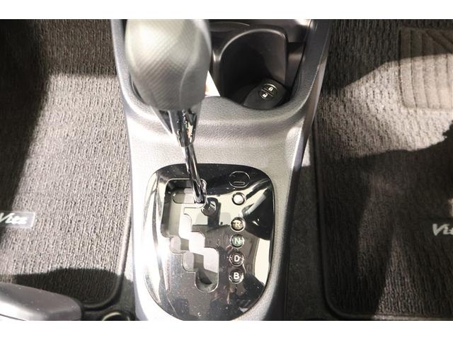 ゲート式シフトレバーは、ドライバーの疲労などによる、シフトチェンジ時の操作ミスを抑制します。