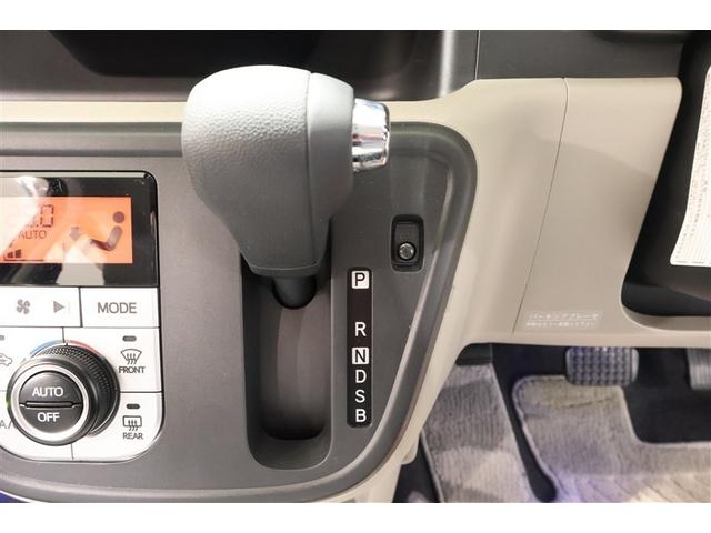 パネルシフトレバーは運転席から近く操作がしやすくなっています。