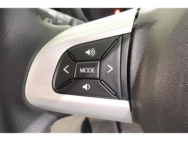 ■ステアリングスイッチ■視線をあまり変えずにボリュームなど操作できます。