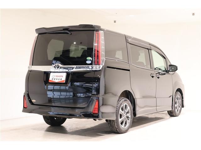 ノア Ｓｉ　４ＷＤ　フルセグ　メモリーナビ　ＤＶＤ再生　ミュージックプレイヤー接続可　バックカメラ　衝突被害軽減システム　ＥＴＣ　両側電動スライド　ＬＥＤヘッドランプ　ウオークスルー　乗車定員７人　３列シート（5枚目）