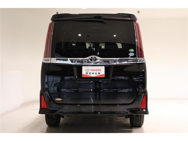 ノア Ｓｉ　４ＷＤ　フルセグ　メモリーナビ　ＤＶＤ再生　ミュージックプレイヤー接続可　バックカメラ　衝突被害軽減システム　ＥＴＣ　両側電動スライド　ＬＥＤヘッドランプ　ウオークスルー　乗車定員７人　３列シート（6枚目）