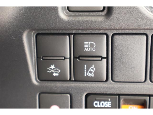 ノア Ｓｉ　４ＷＤ　フルセグ　メモリーナビ　ＤＶＤ再生　ミュージックプレイヤー接続可　バックカメラ　衝突被害軽減システム　ＥＴＣ　両側電動スライド　ＬＥＤヘッドランプ　ウオークスルー　乗車定員７人　３列シート（24枚目）