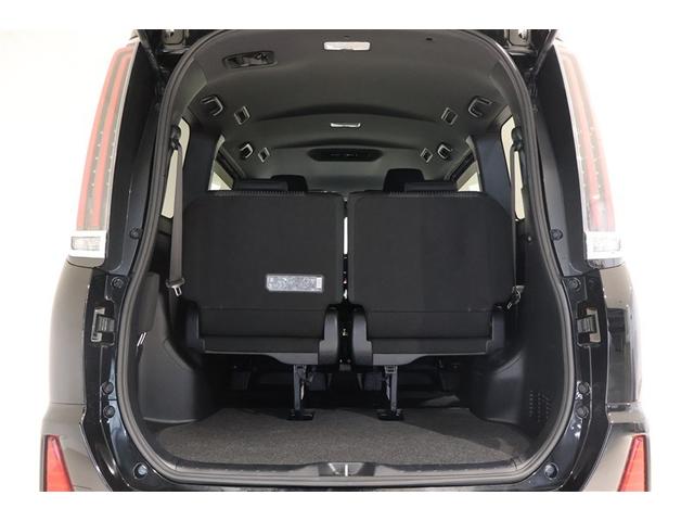 ノア Ｓｉ　４ＷＤ　フルセグ　メモリーナビ　ＤＶＤ再生　ミュージックプレイヤー接続可　バックカメラ　衝突被害軽減システム　ＥＴＣ　両側電動スライド　ＬＥＤヘッドランプ　ウオークスルー　乗車定員７人　３列シート（33枚目）