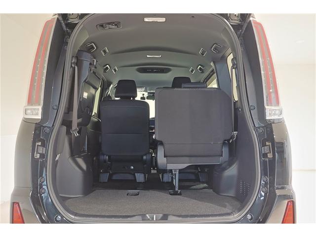 ノア Ｓｉ　４ＷＤ　フルセグ　メモリーナビ　ＤＶＤ再生　ミュージックプレイヤー接続可　バックカメラ　衝突被害軽減システム　ＥＴＣ　両側電動スライド　ＬＥＤヘッドランプ　ウオークスルー　乗車定員７人　３列シート（34枚目）