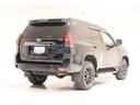 ランドクルーザープラド ＴＸ　Ｌパッケージ・ブラックエディション　革シート　サンルーフ　４ＷＤ　フルセグ　メモリーナビ　ＤＶＤ再生　ミュージックプレイヤー接続可　バックカメラ　衝突被害軽減システム　ＥＴＣ　ドラレコ　ＬＥＤヘッドランプ　乗車定員７人　３列シート（5枚目）