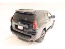 ランドクルーザープラド ＴＸ　Ｌパッケージ・ブラックエディション　革シート　サンルーフ　４ＷＤ　フルセグ　メモリーナビ　ＤＶＤ再生　ミュージックプレイヤー接続可　バックカメラ　衝突被害軽減システム　ＥＴＣ　ドラレコ　ＬＥＤヘッドランプ　乗車定員７人　３列シート（8枚目）