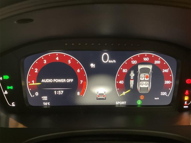 シビック タイプＲ　レーシングブラックパッケージ　６ＭＴ　ウルトラスエードダッシュボード　ワイヤレス充電　自動防眩ルームミラー　ピンストライプ加飾　専用色ステッチ　ブレンボ赤キャリ　新車保証継承　登録済未使用車（27枚目）