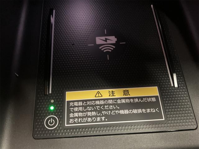 シビック タイプＲ　レーシングブラックパッケージ　６ＭＴ　ウルトラスエードダッシュボード　ワイヤレス充電　自動防眩ルームミラー　ピンストライプ加飾　専用色ステッチ　ブレンボ赤キャリ　新車保証継承　登録済未使用車（30枚目）