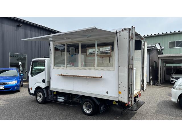 アトラストラック 　キッチンカー　１７５Ｌ冷蔵庫　９７Ｌ冷凍庫　シンク２個　コンセント５か所ステンレス作業台２個　外部電源（25枚目）