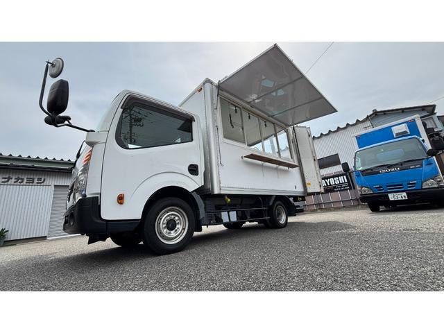 アトラストラック 　キッチンカー　１７５Ｌ冷蔵庫　９７Ｌ冷凍庫　シンク２個　コンセント５か所ステンレス作業台２個　外部電源（26枚目）