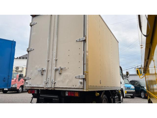 キャンター 　キッチンカー！　テーブル型冷蔵庫２台　冷凍庫１台　２槽シンク　手洗いシンク　作業台　コンセント３か所　外部電源（外部電源コード）車内（8枚目）