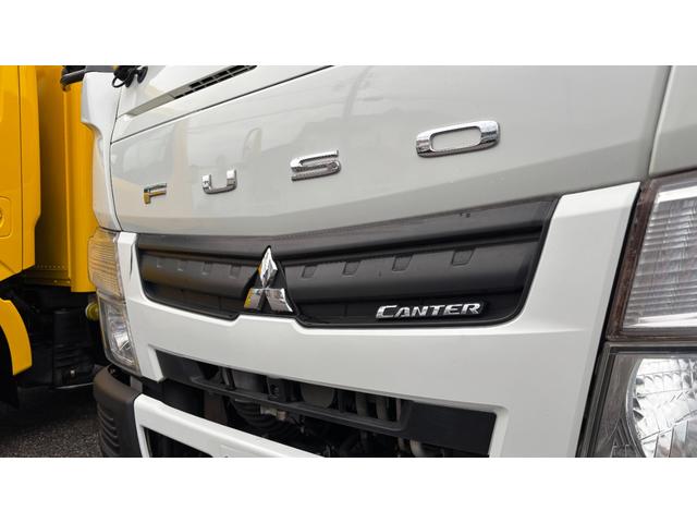 キャンター 　キッチンカー！　テーブル型冷蔵庫２台　冷凍庫１台　２槽シンク　手洗いシンク　作業台　コンセント３か所　外部電源（外部電源コード）車内（9枚目）