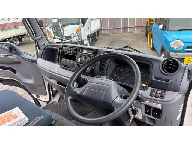 キャンター 　キッチンカー！　テーブル型冷蔵庫２台　冷凍庫１台　２槽シンク　手洗いシンク　作業台　コンセント３か所　外部電源（外部電源コード）車内（36枚目）