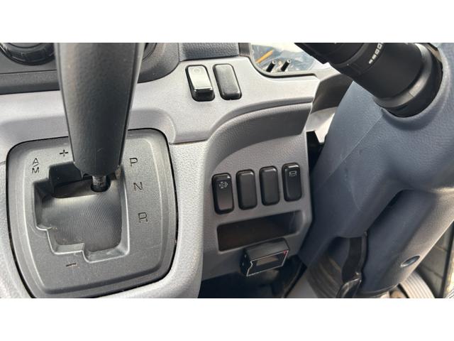キャンター 　キッチンカー！　テーブル型冷蔵庫２台　冷凍庫１台　２槽シンク　手洗いシンク　作業台　コンセント３か所　外部電源（外部電源コード）車内（44枚目）