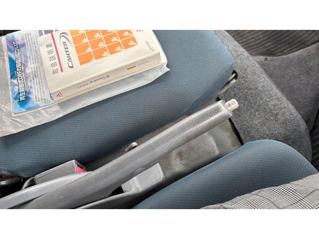 キャンター 　キッチンカー！　テーブル型冷蔵庫２台　冷凍庫１台　２槽シンク　手洗いシンク　作業台　コンセント３か所　外部電源（外部電源コード）車内（45枚目）