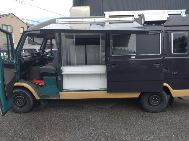 トランスポーター ３１０Ｄ　キッチンカー　ステンレス作業台＆流し台　換気扇　冷蔵庫＆冷凍庫（9枚目）