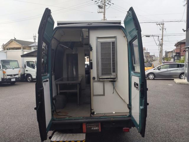 トランスポーター ３１０Ｄ　キッチンカー　ステンレス作業台＆流し台　換気扇　冷蔵庫＆冷凍庫（10枚目）