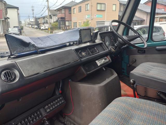 トランスポーター ３１０Ｄ　キッチンカー　ステンレス作業台＆流し台　換気扇　冷蔵庫＆冷凍庫（17枚目）