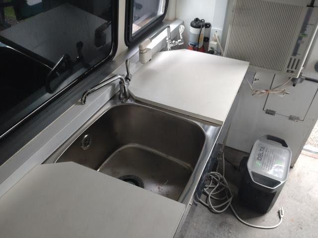 トランスポーター ３１０Ｄ　キッチンカー　ステンレス作業台＆流し台　換気扇　冷蔵庫＆冷凍庫（25枚目）