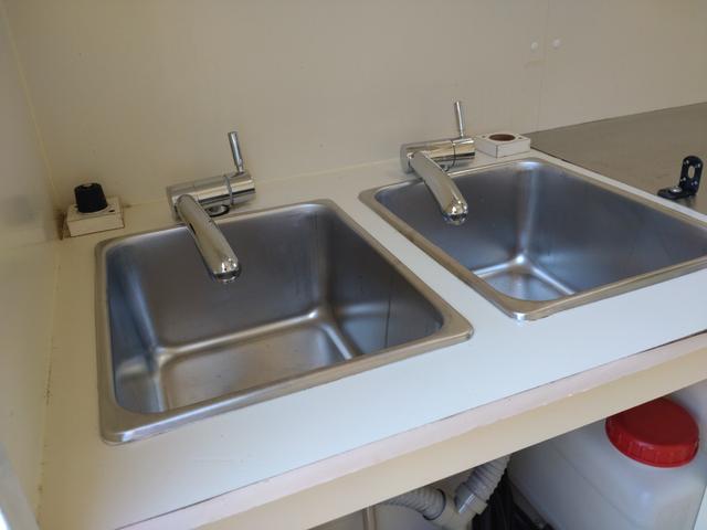 キャリイトラック KC キッチンカー 作業台 2槽シンク 換気扇(20枚目)