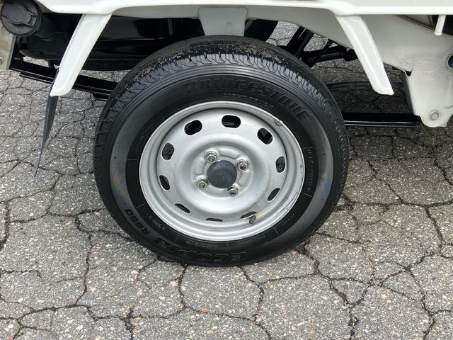 当店は、昔ながらの老舗でございます。商品車は、軽トラ、軽バン、トラックを中心に並べております。評価点の高いお車を厳選仕入。