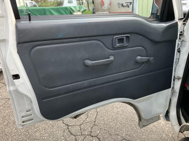 当店は、昔ながらの老舗でございます。商品車は、軽トラ、軽バン、トラックを中心に並べております。評価点の高いお車を厳選仕入。