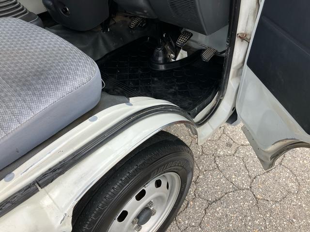 当店は、昔ながらの老舗でございます。商品車は、軽トラ、軽バン、トラックを中心に並べております。評価点の高いお車を厳選仕入。