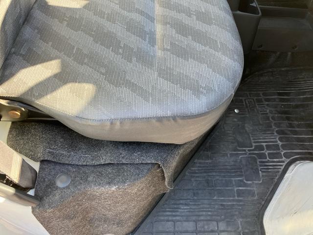 キャリイトラック KCエアコン・パワステ 4WD 5速マニュアル エアコン パワーステアリング(31枚目)