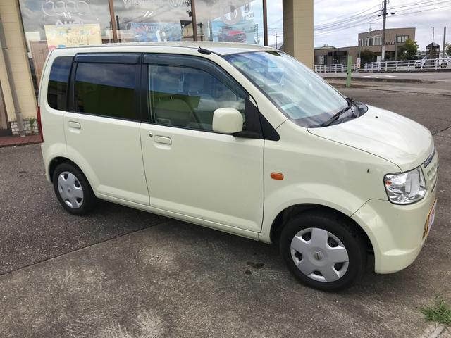 Ｓ　珍５速マニュアル車　ケンウッド製ＣＤオーディオプレーヤー　外部端子出力有り　運転席エアバッグ　助手席側エアバッグ　キーレスエントリー　フル装備　ＡＢＳ付き　ＨＩＤヘッドランプ　フルフラットシート(20枚目)