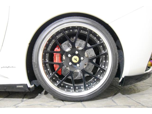 カリフォルニア ベースグレード　ディーラー車　ＨＡＭＡＮＮ　ＨＹＰＥＲＦＯＲＧＥＤ　ＨＦＣ７　ロベルタリフターシステム　可変バルブマフラー　スクーデリアフェラーリエンブレム　デイトナスタイルクオイオレザー　バッテリーコンディショナー（33枚目）