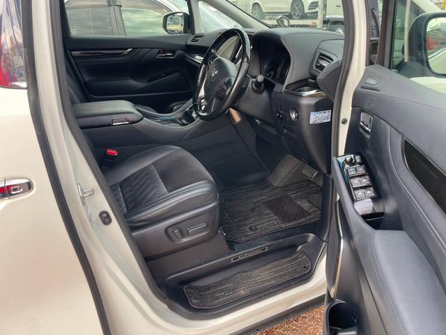 アルファード ２．５Ｓ　Ｃパッケージ　ＡＬＰＩＮＥ　ＢＩＧＸ　ナビ　フルセグＴＶ　Ｂｌｕｅｔｏｏｔｈオーディオ　後席フリップダウンモニター　両側パワースライドドア　スマートキー　プッシュスタート　純正１８インチアルミ　ＬＥＤヘッドライト（10枚目）